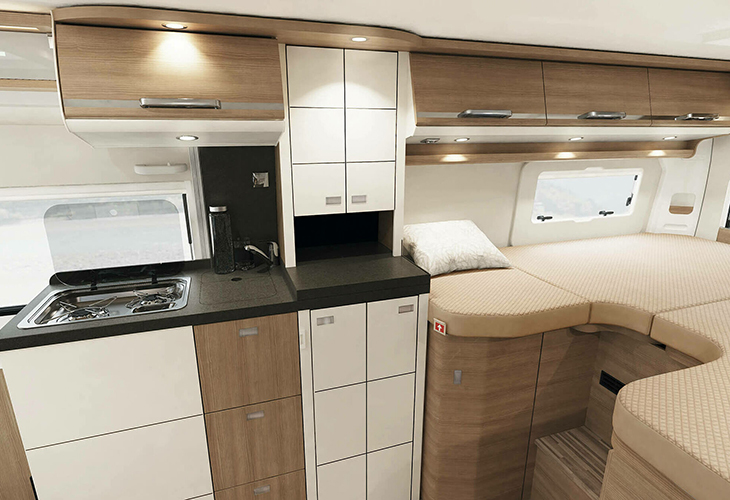 Malibu Van first class – two rooms 640 LE RB keuken